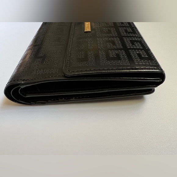Givenchy Logo Wallet - Picture 5 of 7